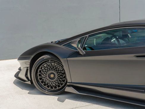 Used 2019 Lamborghini Aventador SVJ AWD/4WD image 56