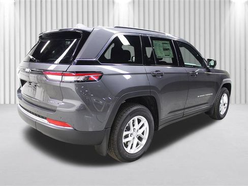 New 2026 Jeep Grand Cherokee Laredo X AWD/4WD image 3