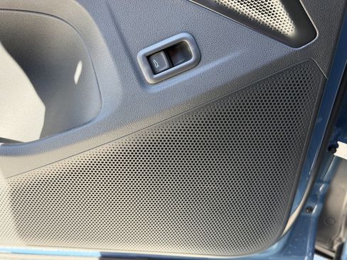 New 2026 Volkswagen Tiguan SE image 19