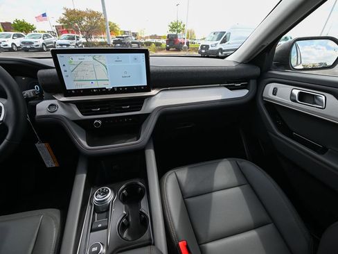 New 2026 Ford Explorer Active w/ Active Comfort Package AWD/4WD image 31