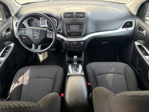 Used 2020 Dodge Journey SE image 10