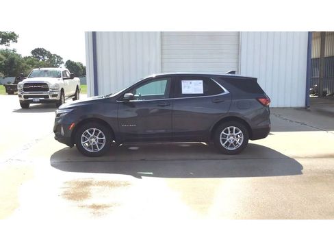 Used 2023 Chevrolet Equinox LT w/ Driver Convenience Package AWD/4WD image 5