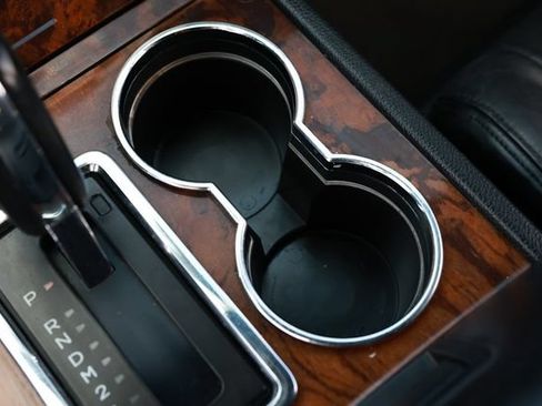 Used 2016 Lincoln Navigator Select RWD image 46