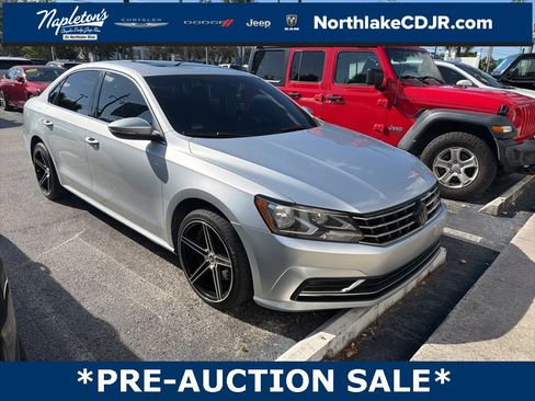 Used 2018 Volkswagen Passat 2.0T SE image 1