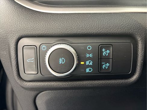 Used 2022 Ford Explorer XLT w/ Equipment Group 202A AWD/4WD image 16