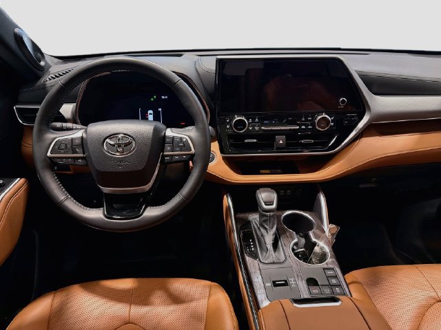 Used 2026 Toyota Highlander Platinum AWD/4WD image 19