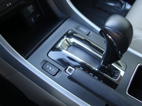 Used 2015 Honda Accord EX-L image 18