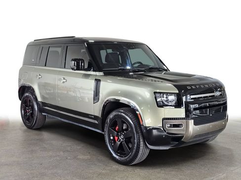 Used 2023 Land Rover Defender 110 X AWD/4WD image 3