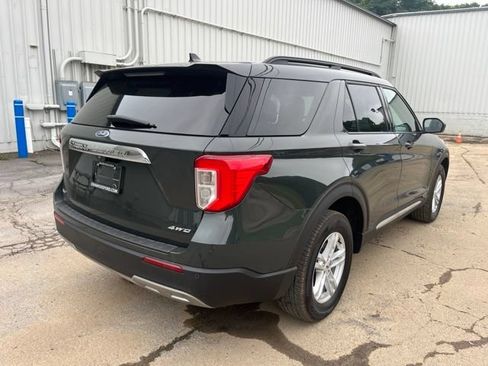 Used 2023 Ford Explorer XLT AWD/4WD image 6