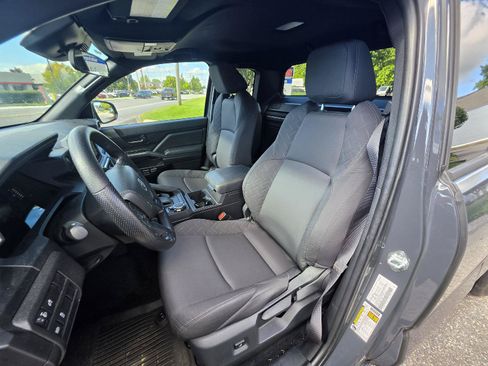 Used 2025 Toyota Tacoma SR AWD/4WD image 12
