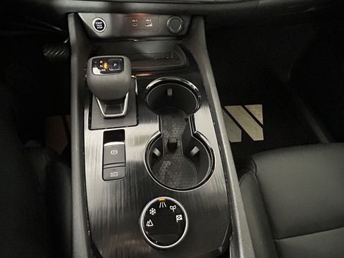 Certified 2021 Nissan Rogue SV w/ Premium Package image 21