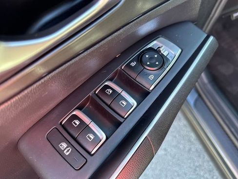 Used 2021 Kia Sorento S image 11