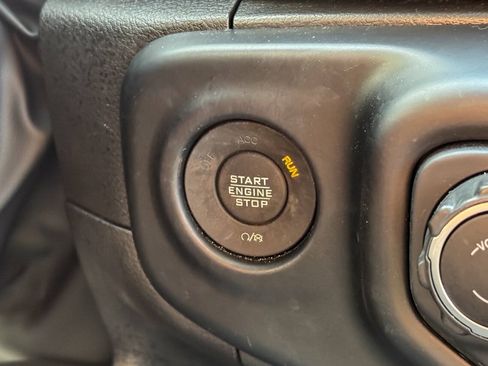 Used 2023 Jeep Wrangler Unlimited Sahara w/ Cold Weather Group AWD/4WD image 28