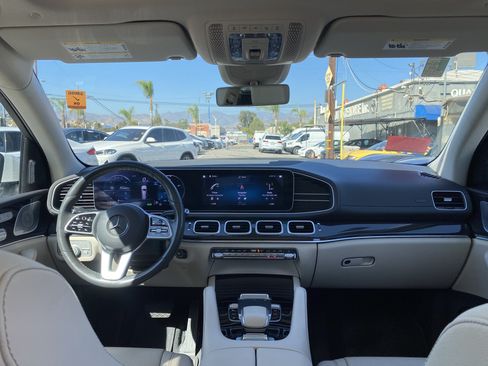 Used 2020 Mercedes-Benz GLS 450 4MATIC image 29