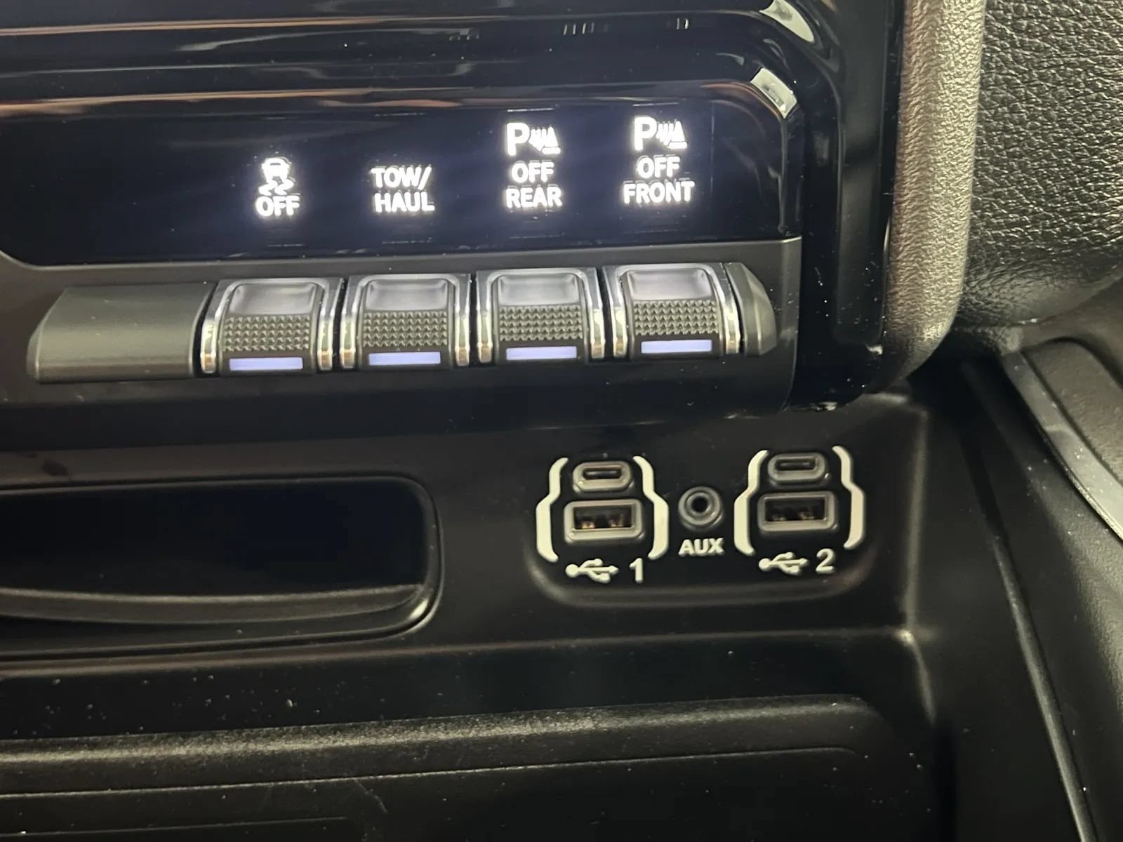 Used 2020 RAM 1500 Laramie AWD/4WD image 22