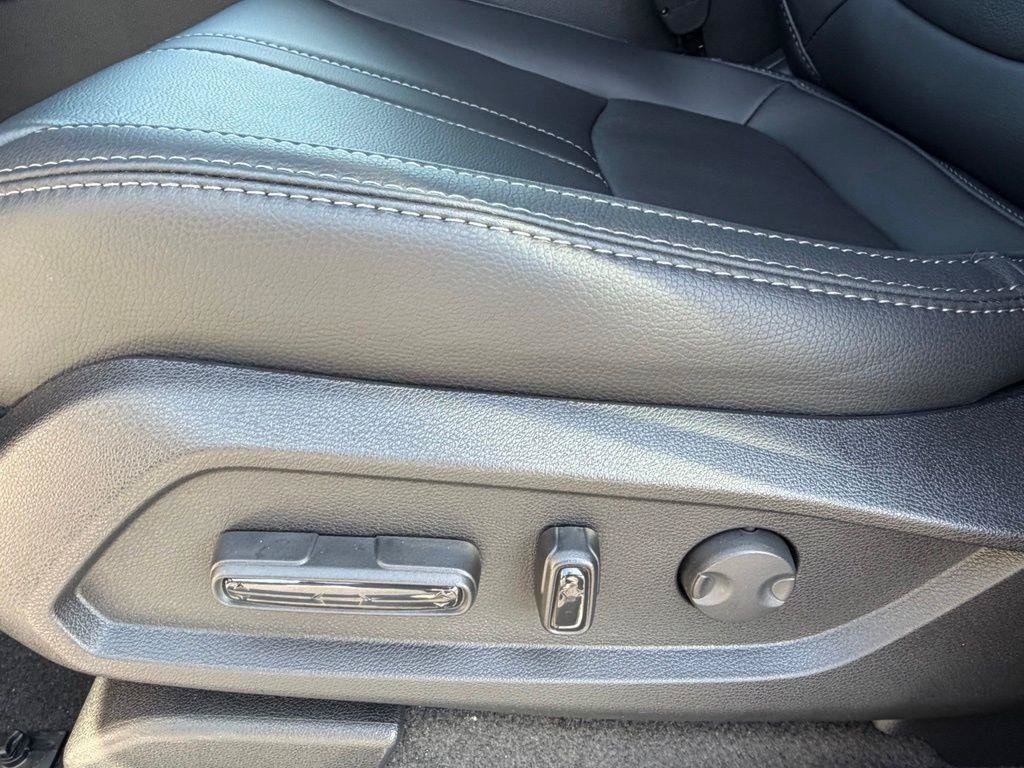 New 2026 Honda Pilot Touring image 14