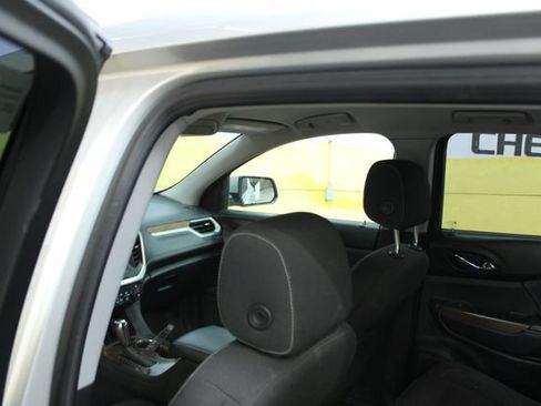 Used 2017 GMC Acadia SLE FWD image 10