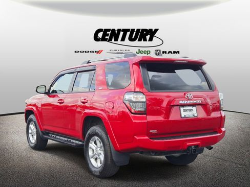 Used 2022 Toyota 4Runner SR5 AWD/4WD image 6