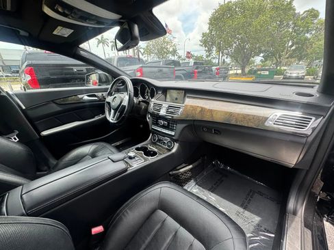 Used 2014 Mercedes-Benz CLS 550 4MATIC w/ Sport Package image 14