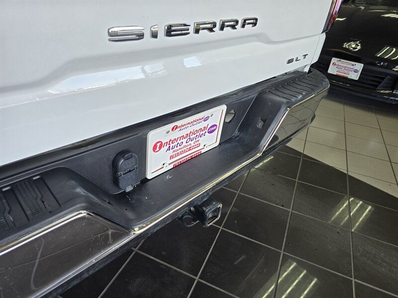 Used 2025 GMC Sierra 1500 SLT AWD/4WD image 37