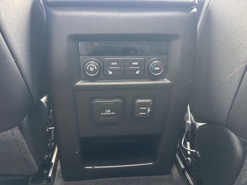 Certified 2023 Chevrolet Traverse High Country AWD/4WD image 22
