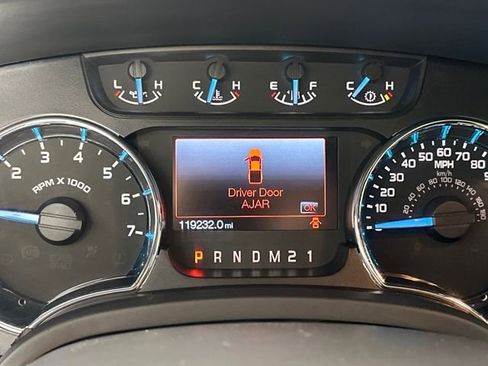 Used 2011 Ford F150 FX4 w/ Max Trailer Tow Pkg image 18