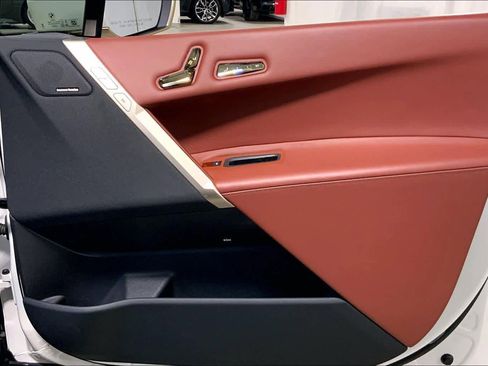 Certified 2023 BMW iX xDrive50 w/ Premium Package image 22