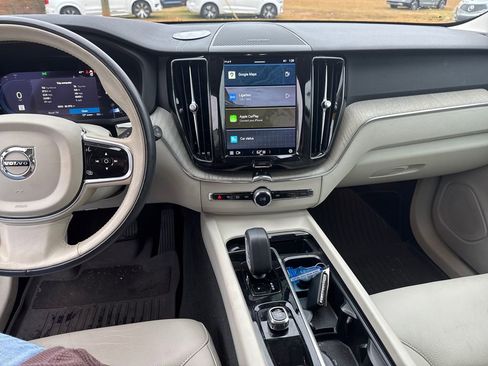 Certified 2023 Volvo XC60 B5 Plus image 21