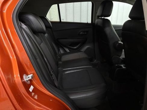 Used 2016 Chevrolet Trax LT w/ LT Sun and Sound Package AWD/4WD image 7