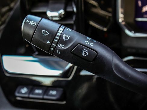 Used 2023 Chevrolet Silverado 1500 High Country image 26