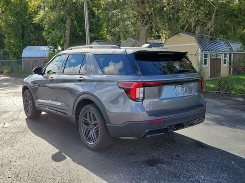 Used 2026 Ford Explorer ST-Line w/ ST-Line Street Pack RWD image 3