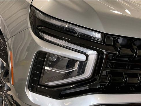 Used 2025 Chevrolet Tahoe Z71 AWD/4WD image 33