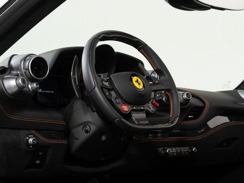 Used 2022 Ferrari F8 Tributo RWD image 29