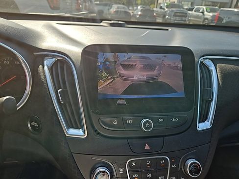 Used 2019 Chevrolet Malibu LT image 12