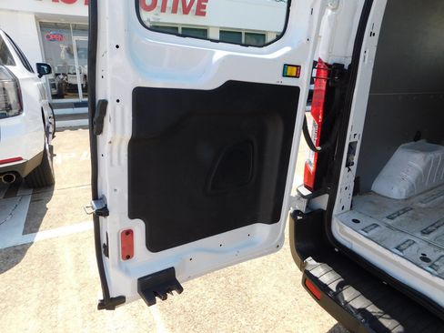 Used 2018 Ford Transit 150 130 Low Roof RWD image 31