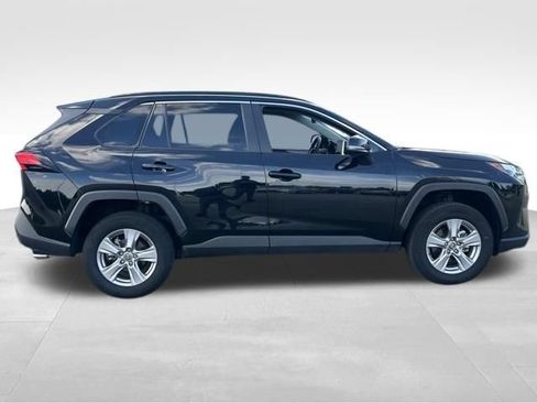Used 2025 Toyota RAV4 XLE AWD/4WD image 6