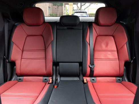 New 2026 Porsche Cayenne Coupe AWD/4WD image 28