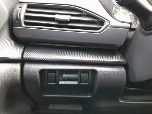 Used 2024 Subaru Crosstrek 2.0i Premium AWD/4WD image 15