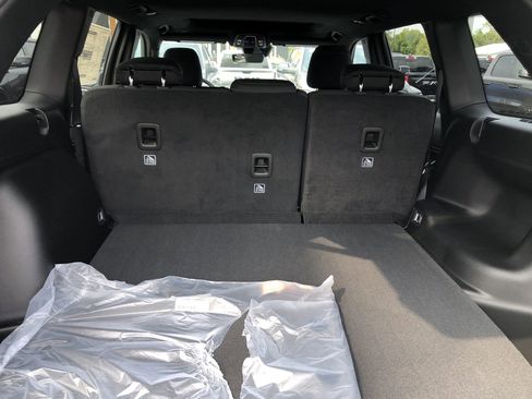 New 2025 Jeep Grand Cherokee Laredo X w/ Luxury Tech Group I image 9