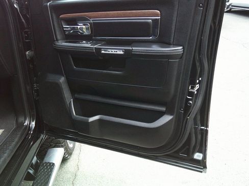 Used 2018 RAM 2500 Laramie w/ Snow Chief Group AWD/4WD image 29