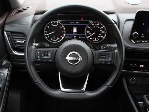 Used 2023 Nissan Rogue SV w/ SV Premium B Package FWD image 30