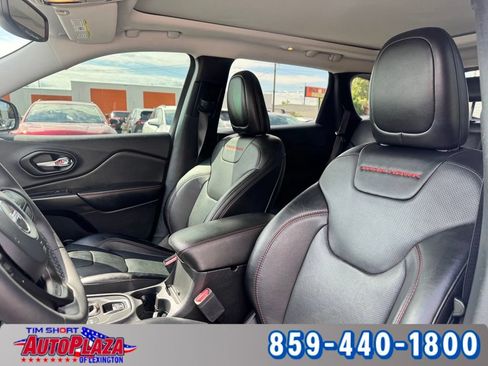 Used 2022 Jeep Cherokee Trailhawk w/ Sun, Sound & Nav Group AWD/4WD image 36