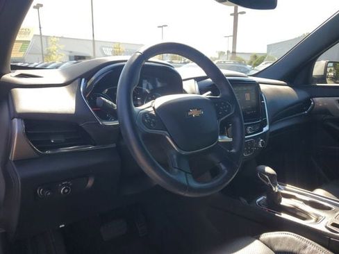 Used 2023 Chevrolet Traverse LT image 20