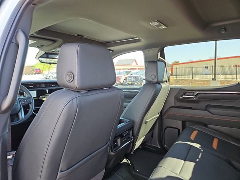 New 2026 GMC Sierra 1500 AT4 w/ AT4 Premium Package image 9