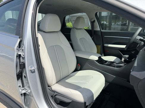 New 2026 Hyundai Sonata SE FWD image 16
