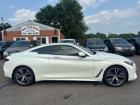 Used 2019 INFINITI Q60 3.0t Luxe w/ Essential Package AWD/4WD image 4
