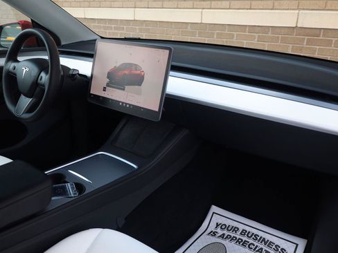 Used 2022 Tesla Model Y Performance AWD/4WD image 25