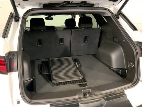 Used 2025 Chevrolet Blazer LT w/ Convenience Package image 4