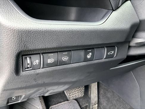 Used 2024 Toyota RAV4 SE w/ Weather & Moonroof Package AWD/4WD image 33