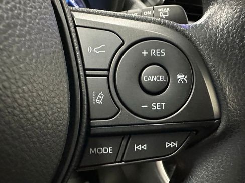 Used 2025 Toyota RAV4 XLE image 20